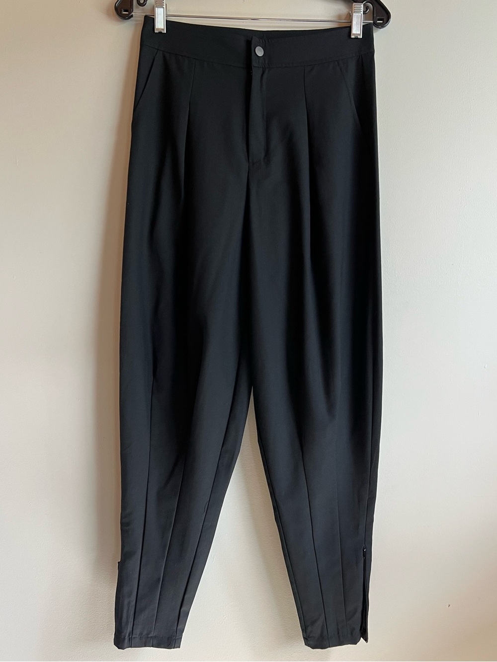 Gentle Herd Black Pull On Tapered Pants Women’s Stretch Career Ankle Zip Pants